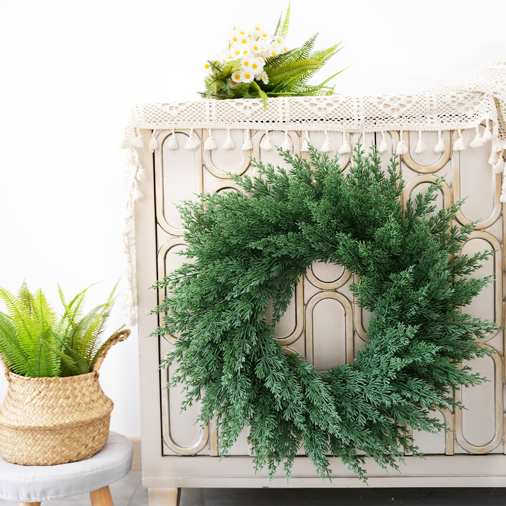 7 Artificial Christmas Wreaths