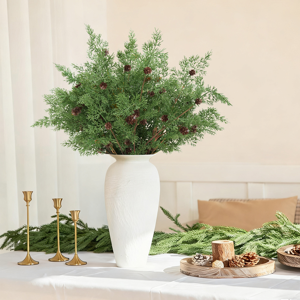 10 Artificial pine branches with pine cones