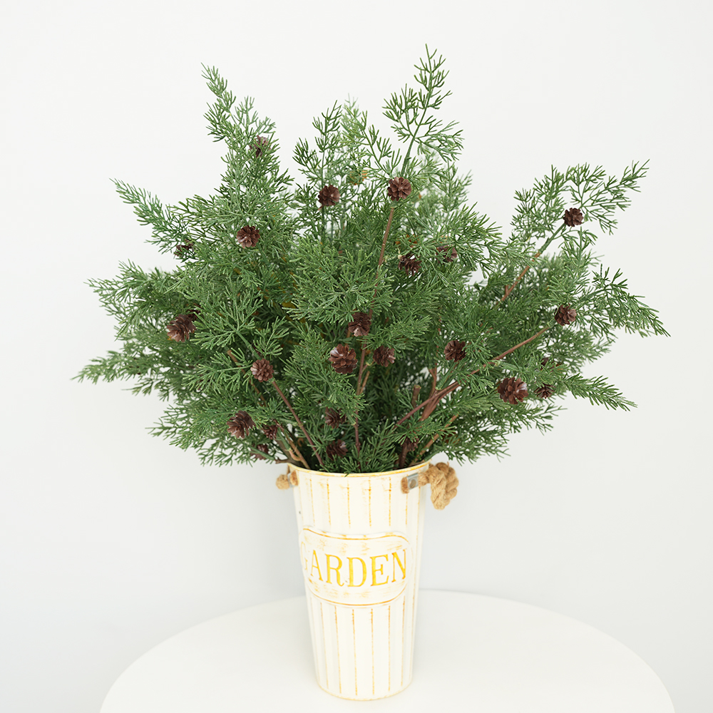 10 Artificial pine branches with pine cones