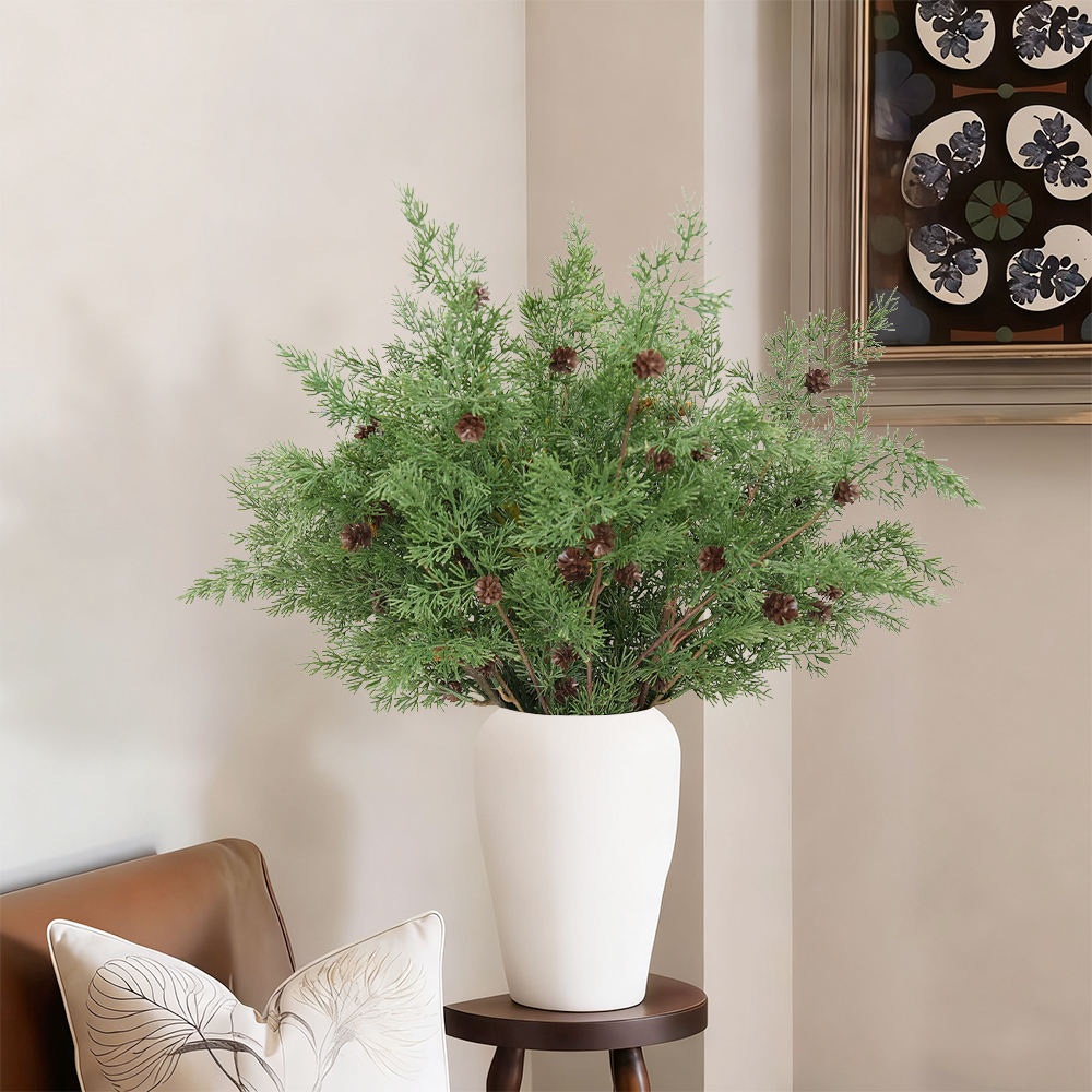 10 Artificial pine branches with pine cones