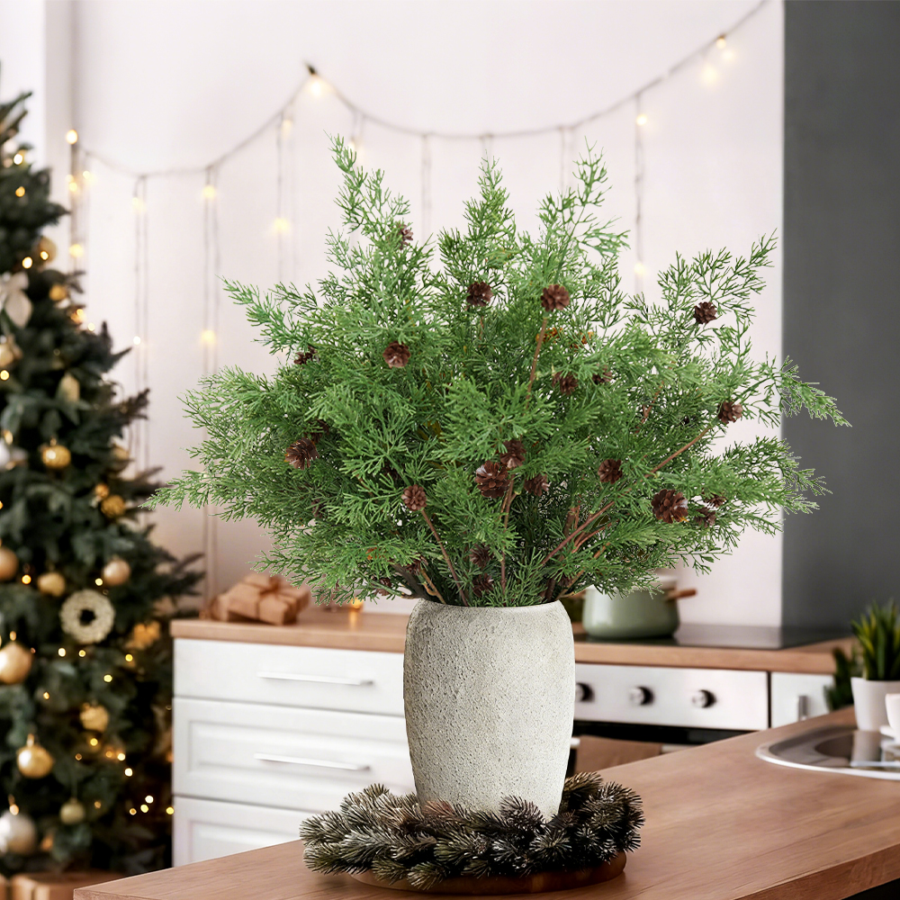 10 Artificial pine branches with pine cones