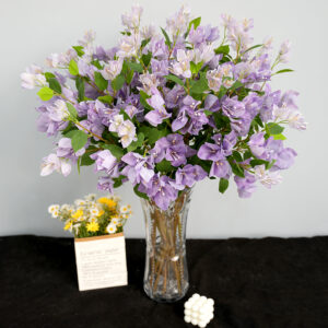 Artificial flower horn