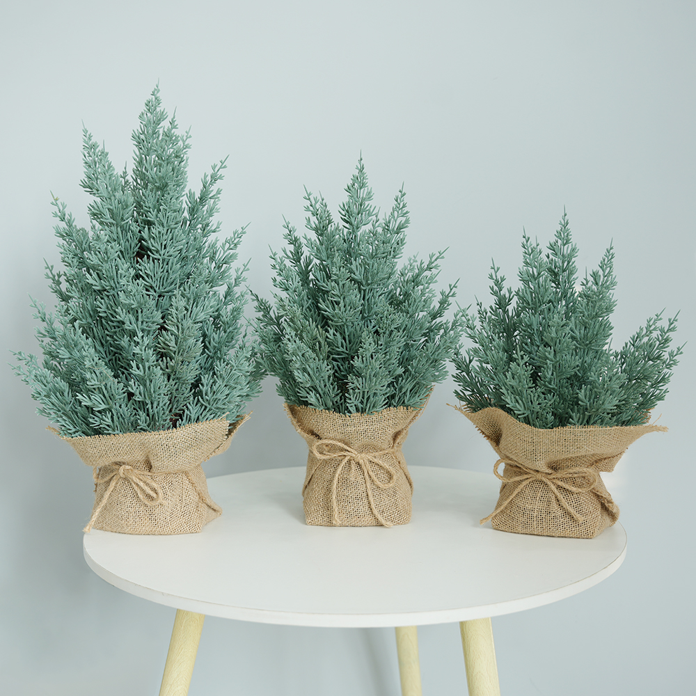 Christmas Tree Linen Base